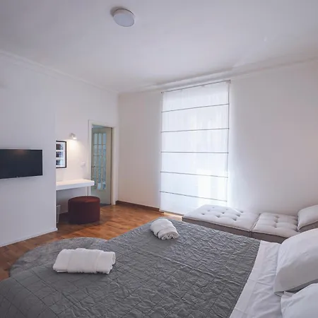 Konukevi Habitat 42 *